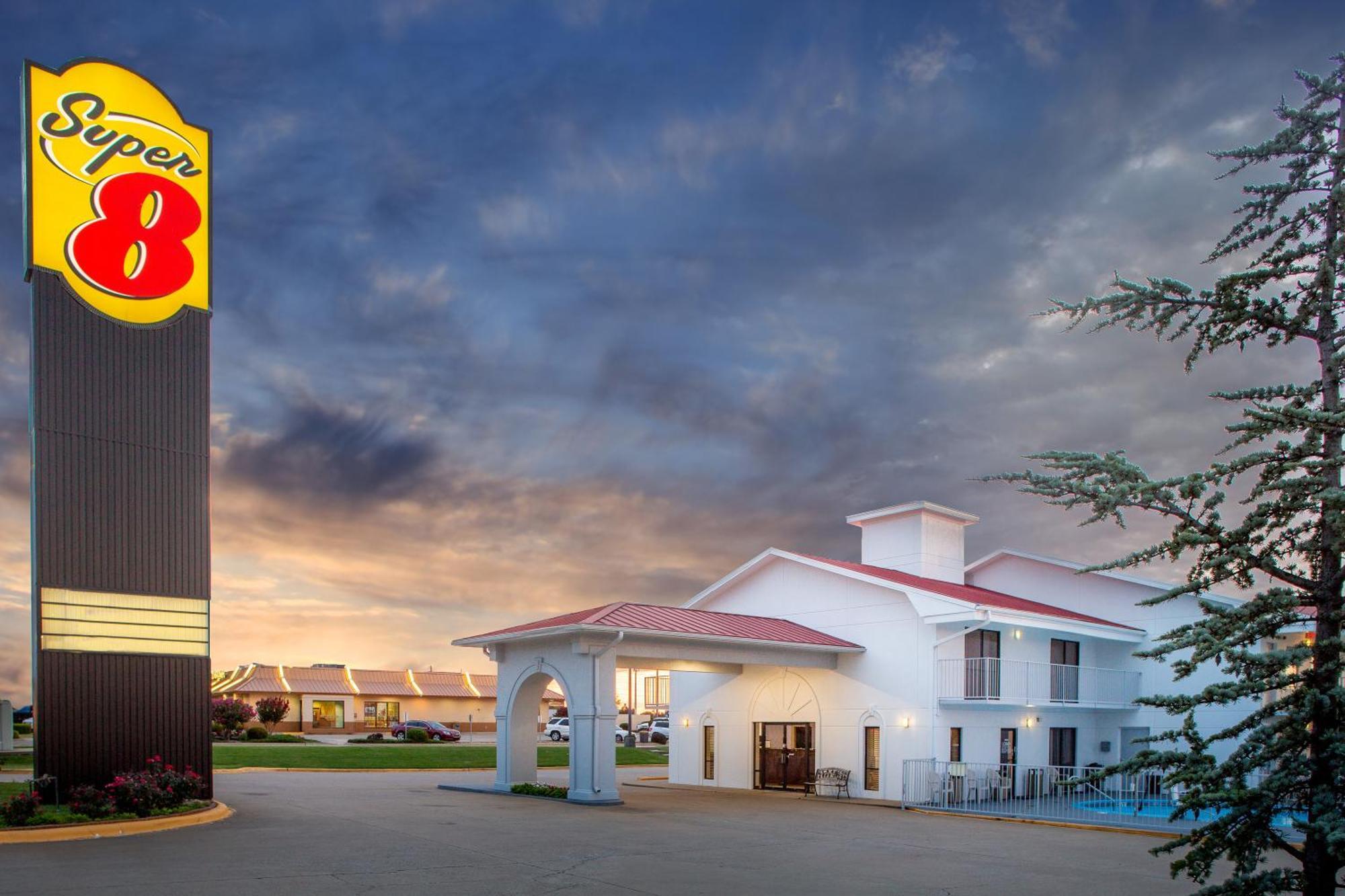 Super 8 By Wyndham Springdale Ar Motel Exterior photo