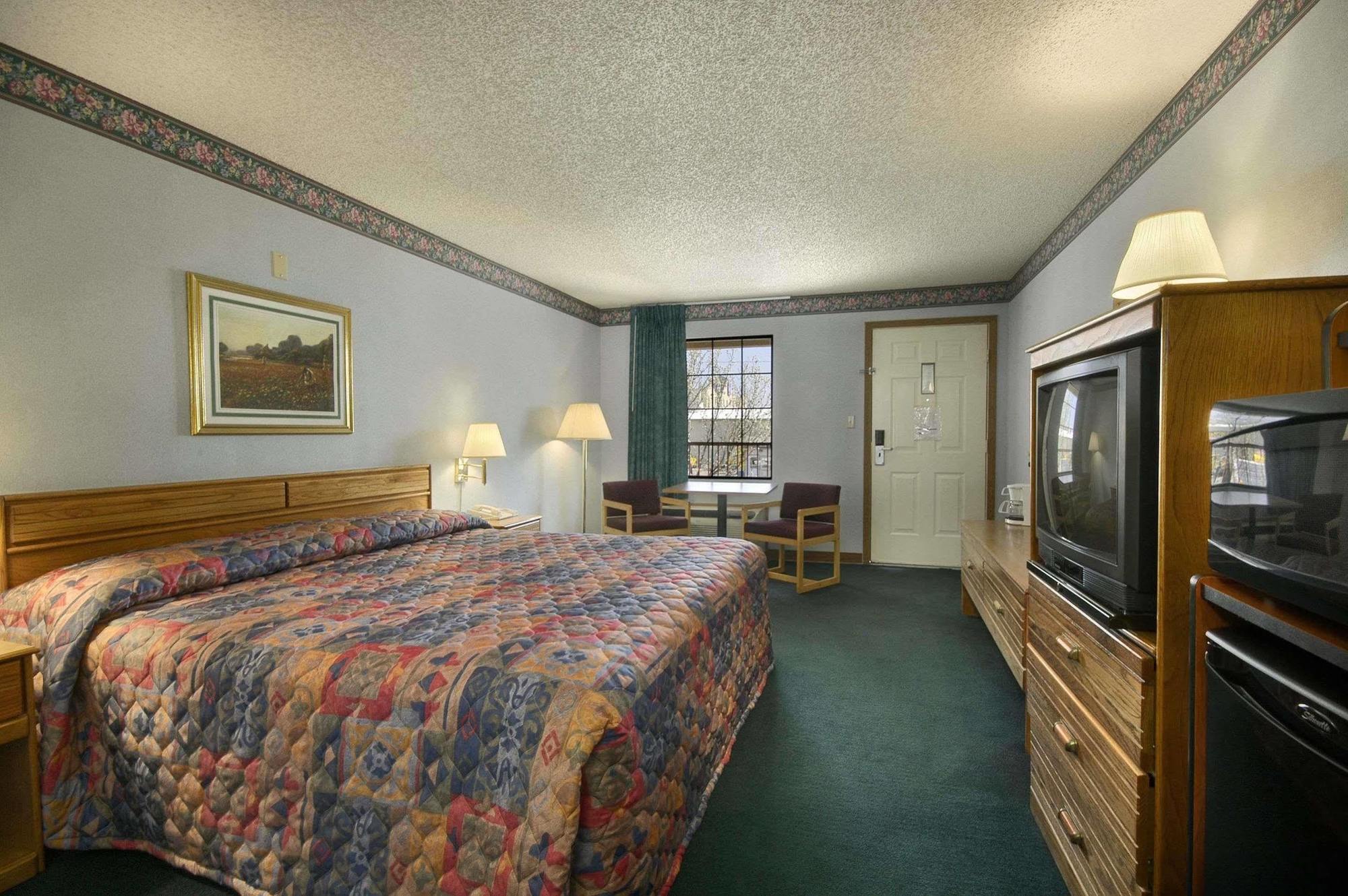 Super 8 By Wyndham Springdale Ar Motel Exterior photo