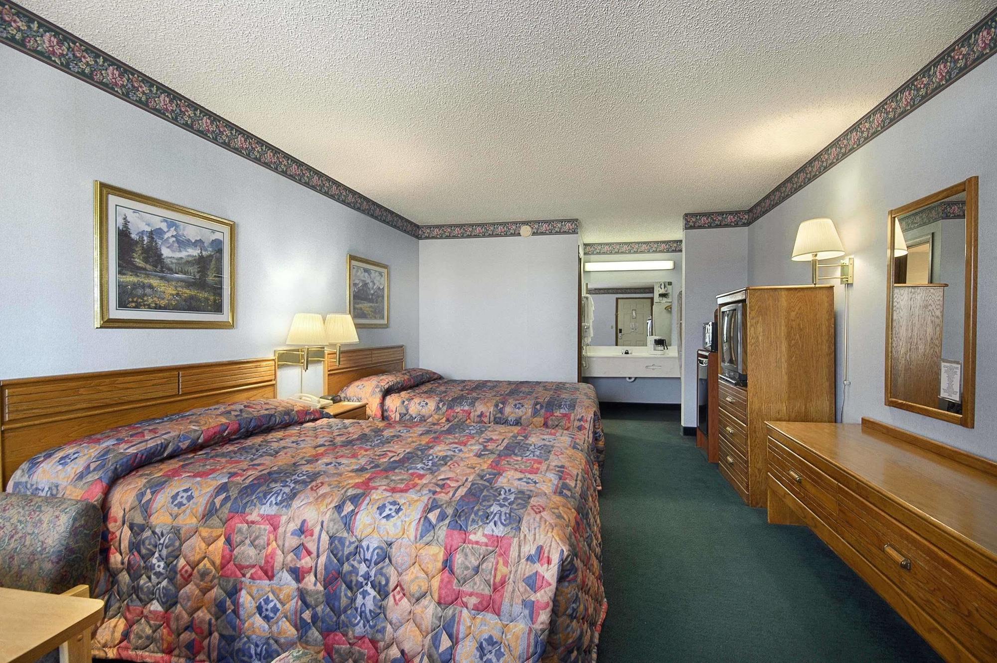 Super 8 By Wyndham Springdale Ar Motel Exterior photo